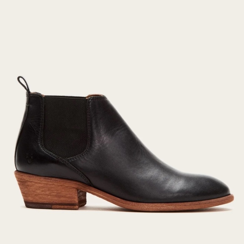 SALE! Frye Carson Chelsea Black Leather Ankle Booties 8M